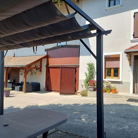 Vila Les Copains D'Abord Beaucroissant Exteriér fotografie